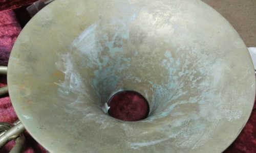 サビだらけの金管